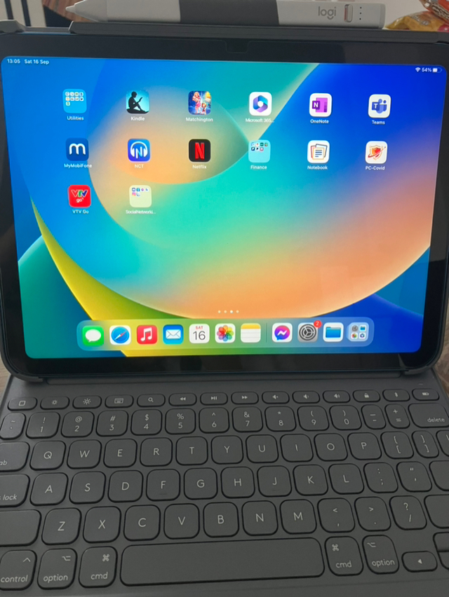 Bàn phím Logitech Slim Folio