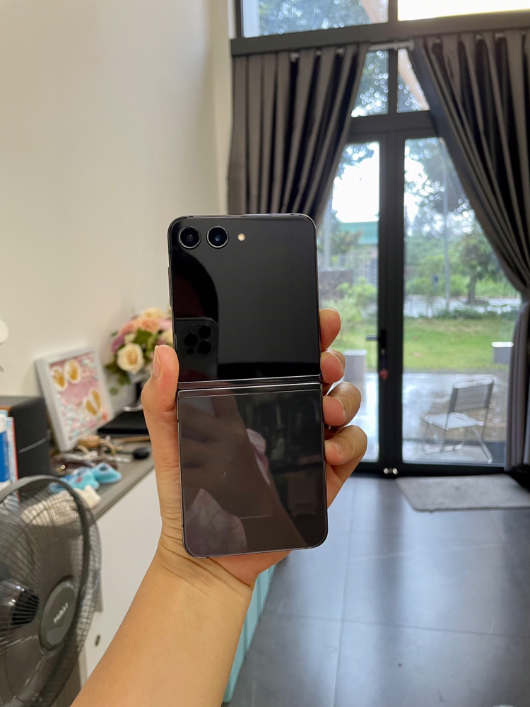 Màn hình gập Samsung Galaxy Z Flip5