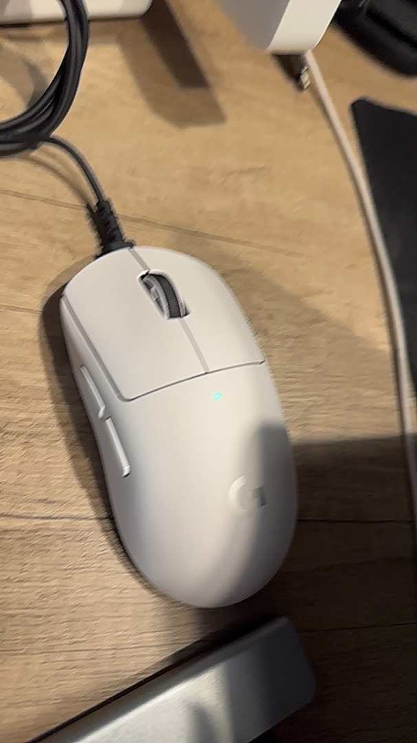 Switch LIGHTFORCE trên chuột Logitech