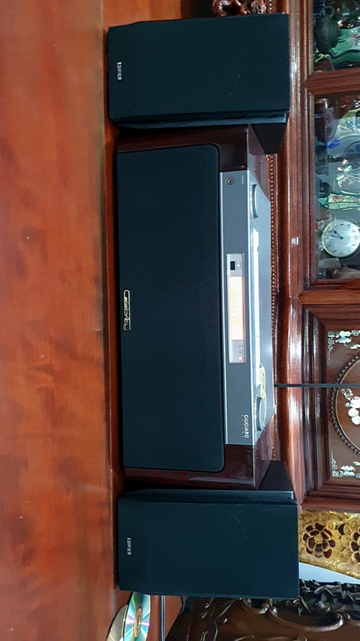 Thiết kế bộ loa Edifier R1700BT