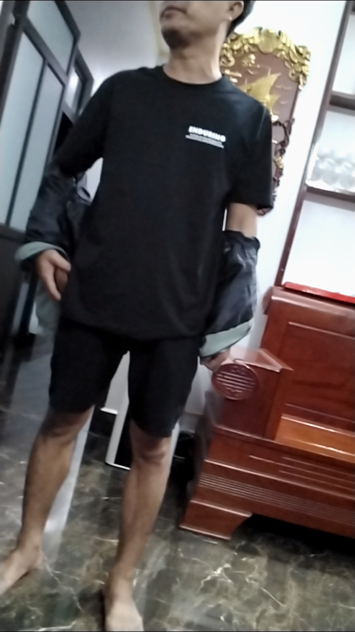 Chi tiết áo thun Coolmate