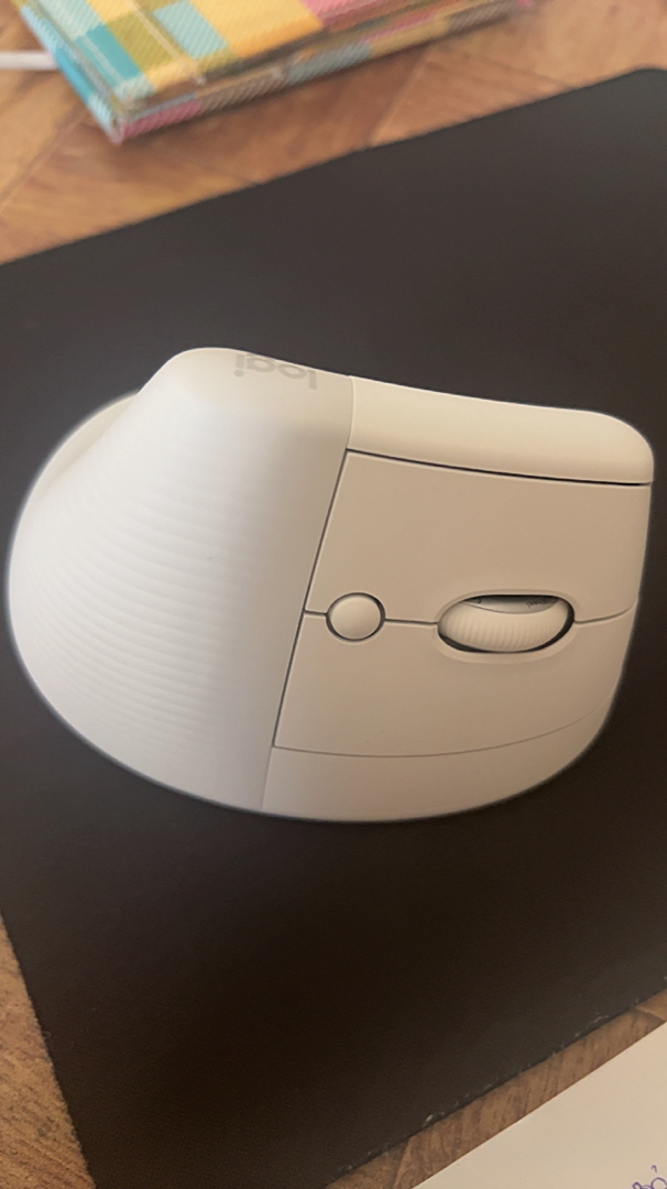 Nút và bánh xe cuộn Logitech Lift