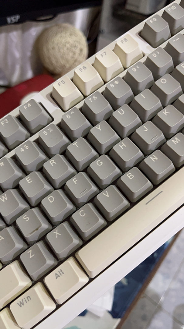 Switch và đèn RGB trên bàn phím LANGTU