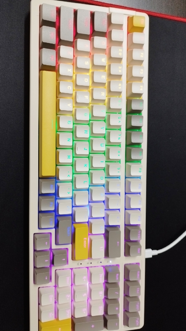 Đèn LED Rainbow trên bàn phím K3 Max
