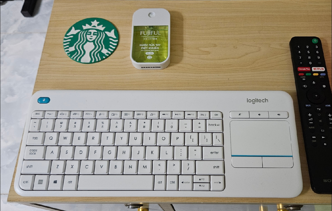 Touchpad trên Logitech K400 Plus