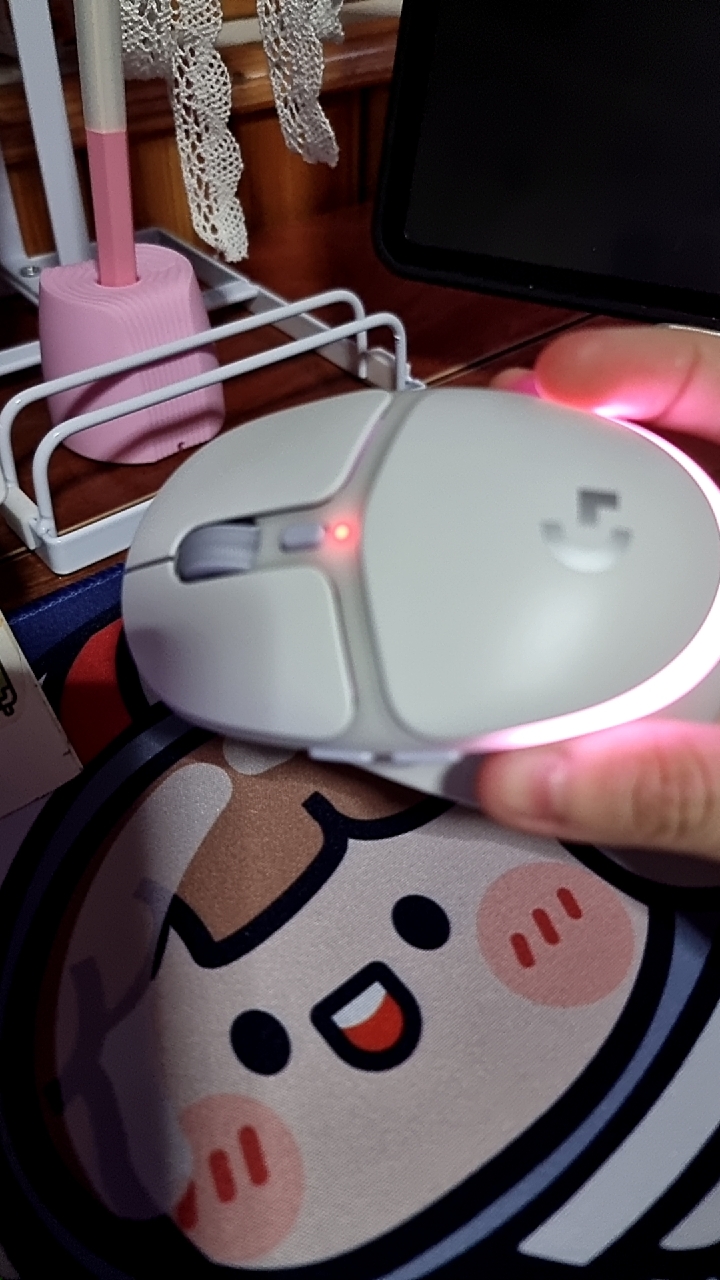 Thiết kế Logitech G705 Aurora