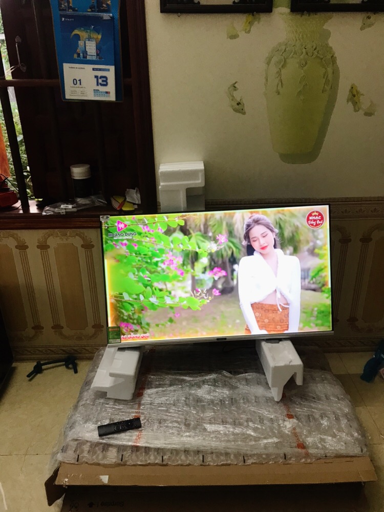 Bộ sản phẩm tivi Coocaa 43S3U+