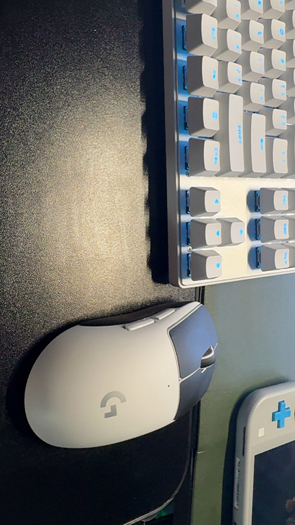 Thiết kế chuột Logitech G PRO X SUPERLIGHT 2