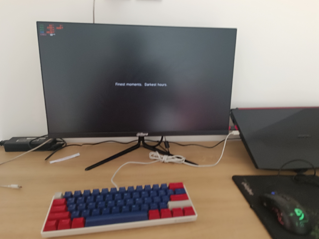 Mặt trước màn hình Dahua 24 inch