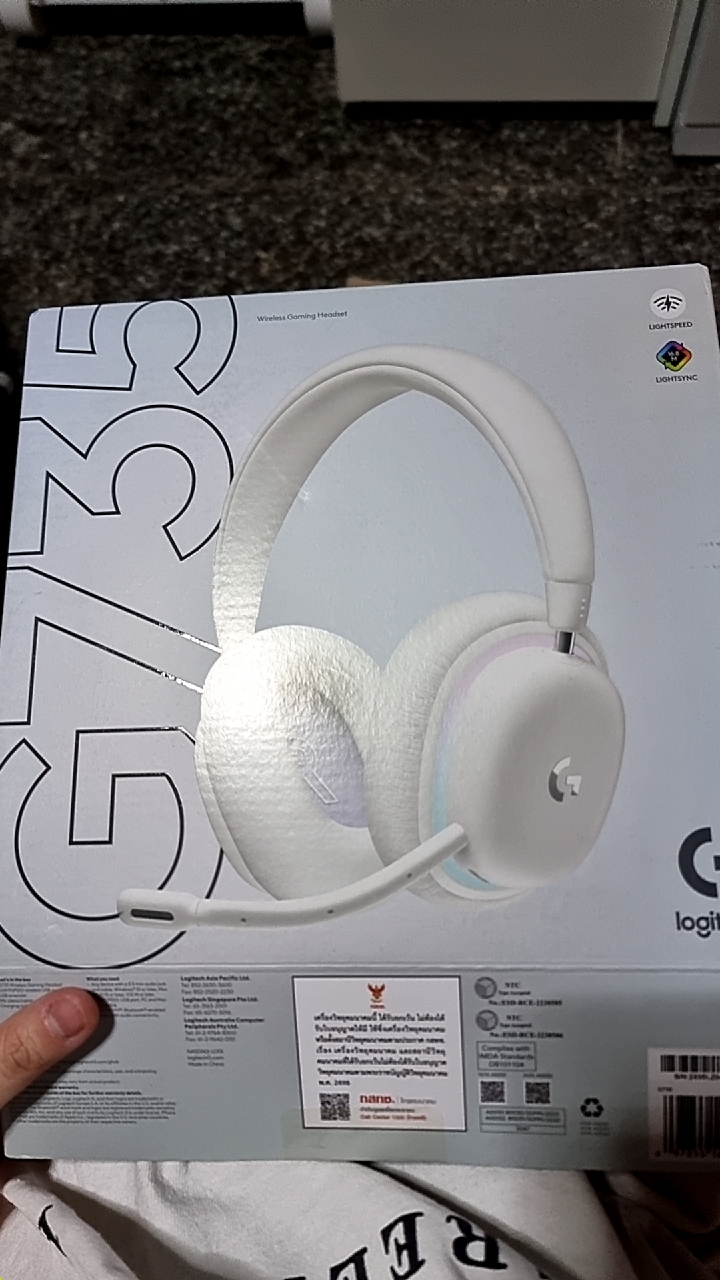 Phụ kiện đi kèm Logitech G735