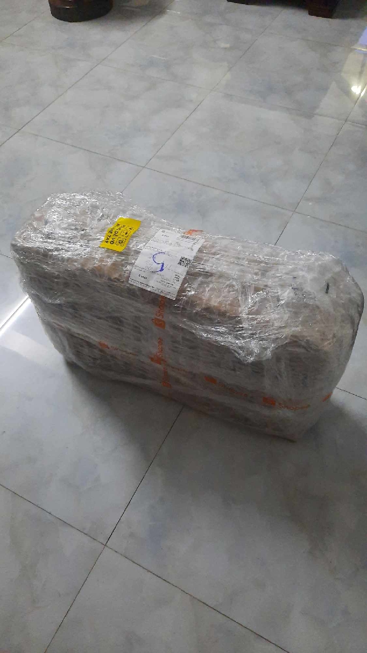 Mặt sau màn hình Samsung LS27C310EAEXXV
