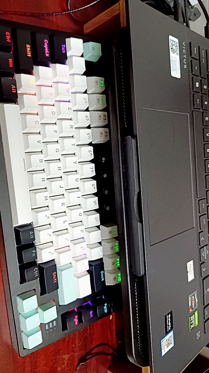 Đèn LED Rainbow trên DareU EK75