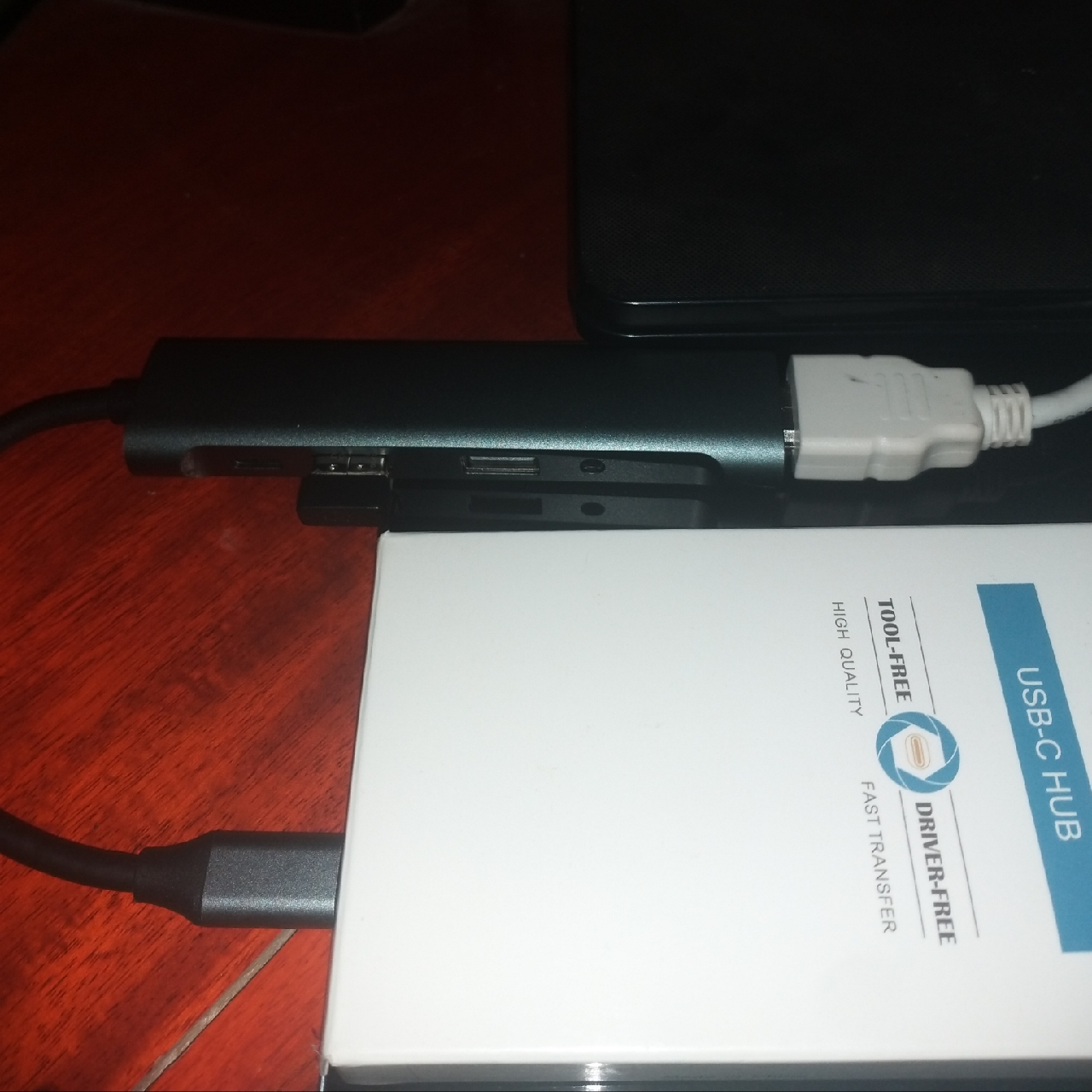 Các cổng kết nối trên hub Type-C K561