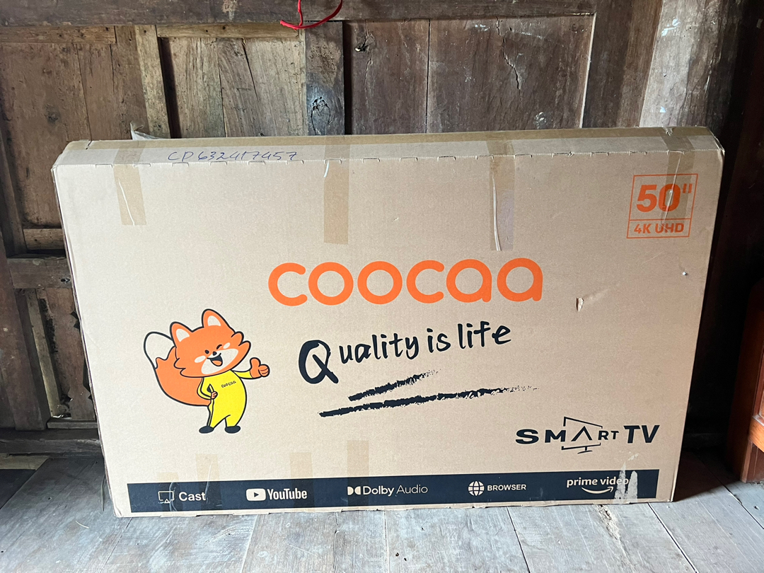 Mặt sau và khung TV Coocaa