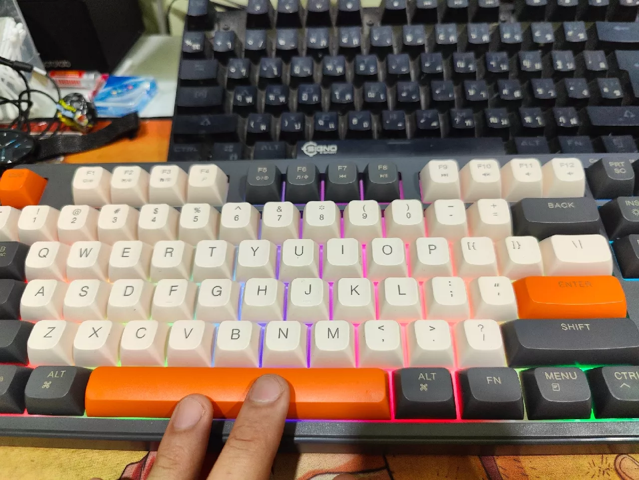 Bàn phím LED nhiều màu