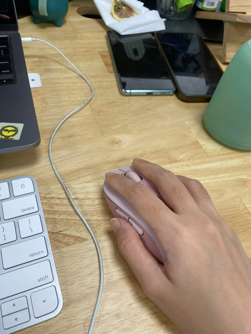 Thiết kế Logitech Signature M650