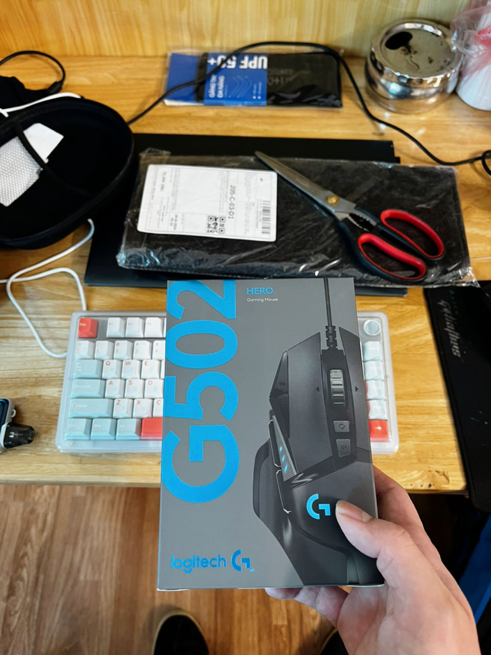 Thiết kế chuột Logitech G502 Hero