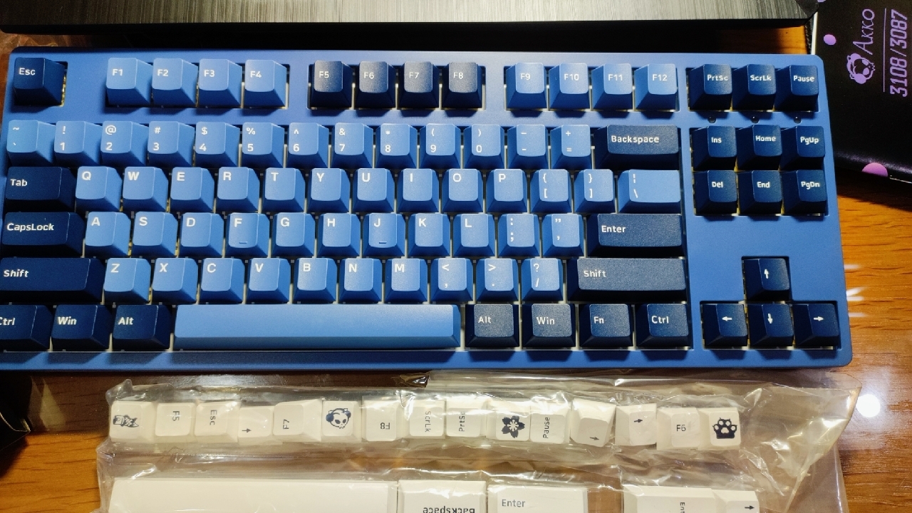Thiết kế TKL của bàn phím AKKO