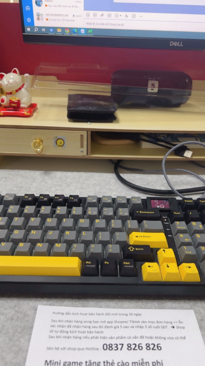 Màn hình LED trên bàn phím Monka