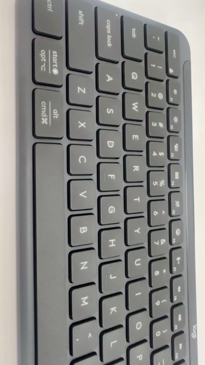 Kết nối đa thiết bị trên Logitech K950