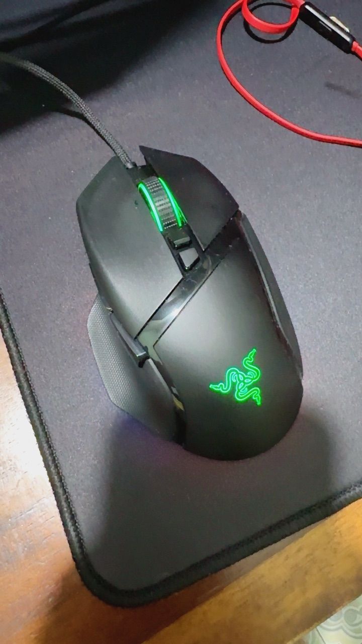 Razer Basilisk V3 với đèn RGB