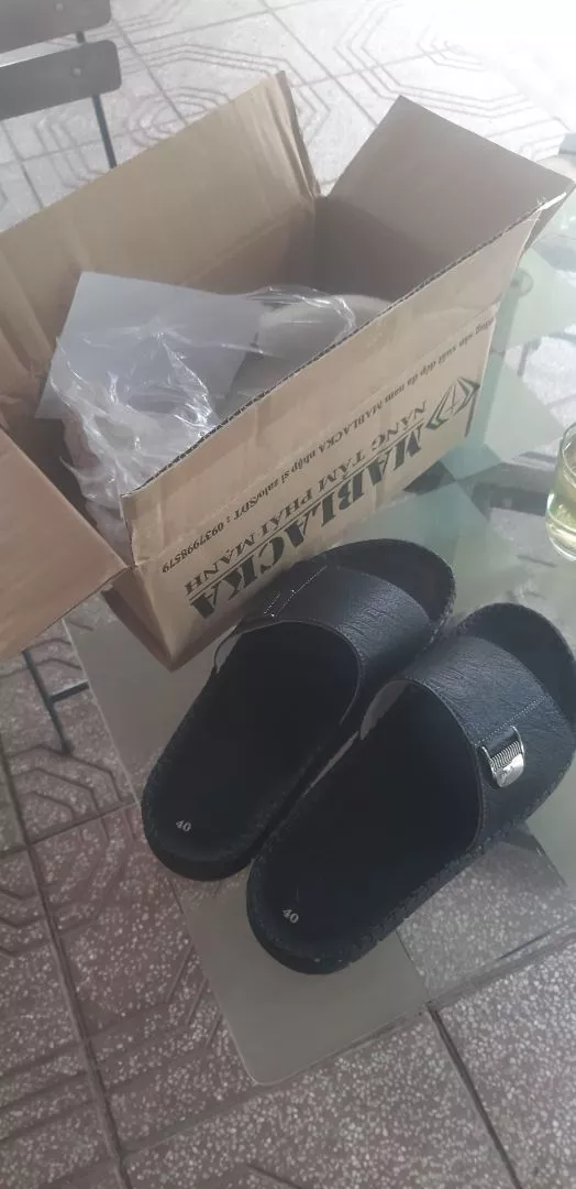 Dép da nam quai ngang MABLACKA D92 màu Đen và Xám
