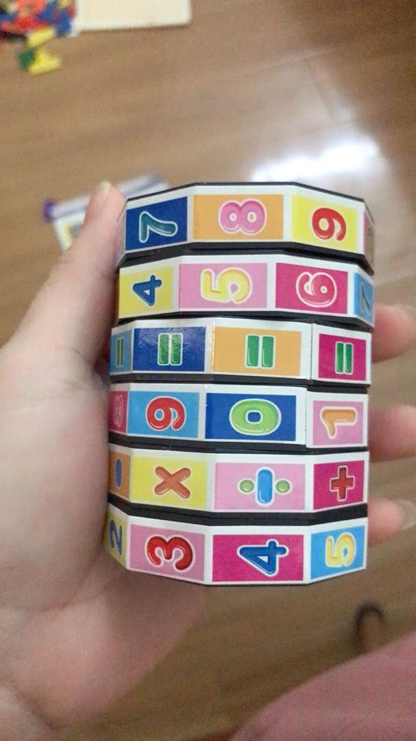 Các tầng Rubik toán học