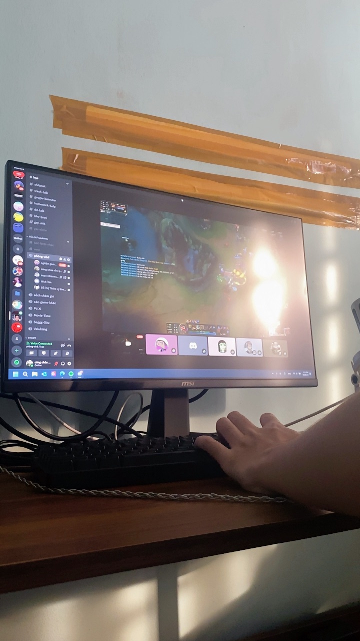 Màn hình MSI MAG 255F X24 chuẩn VESA