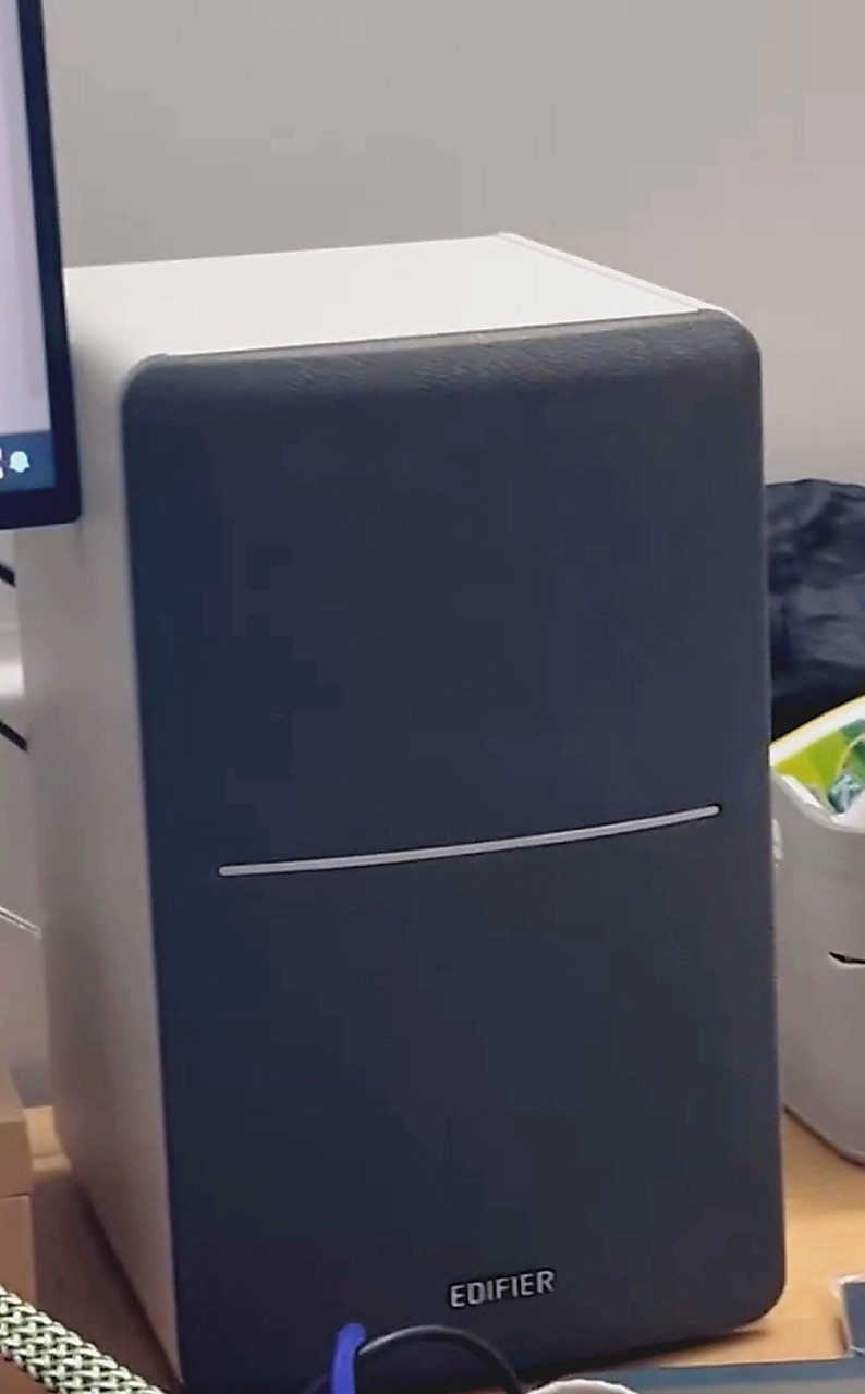 Edifier R1280T phong cách cổ điển
