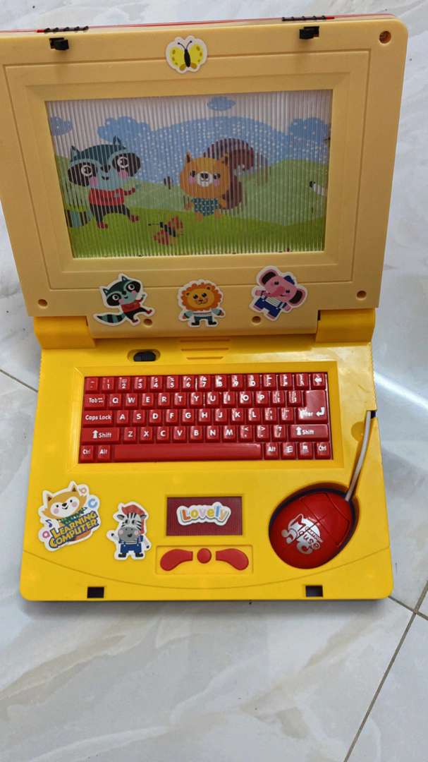 Chuột đi kèm laptop đồ chơi