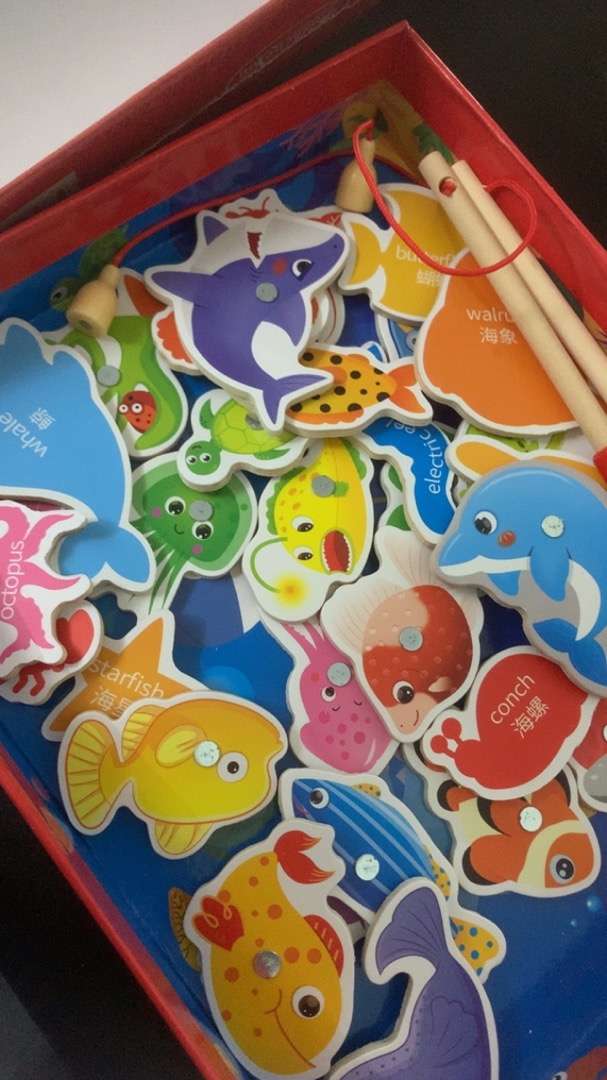 Bộ câu cá gỗ với hai cần câu
