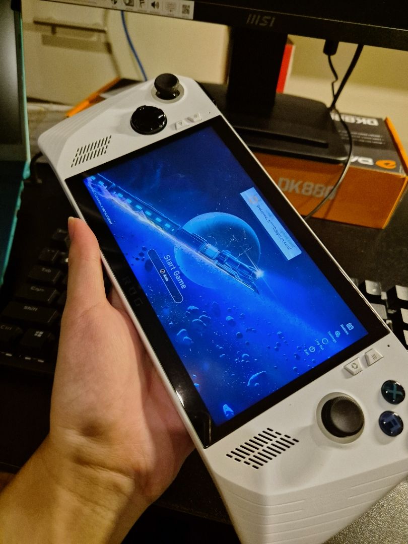 Máy chơi game Asus ROG Ally