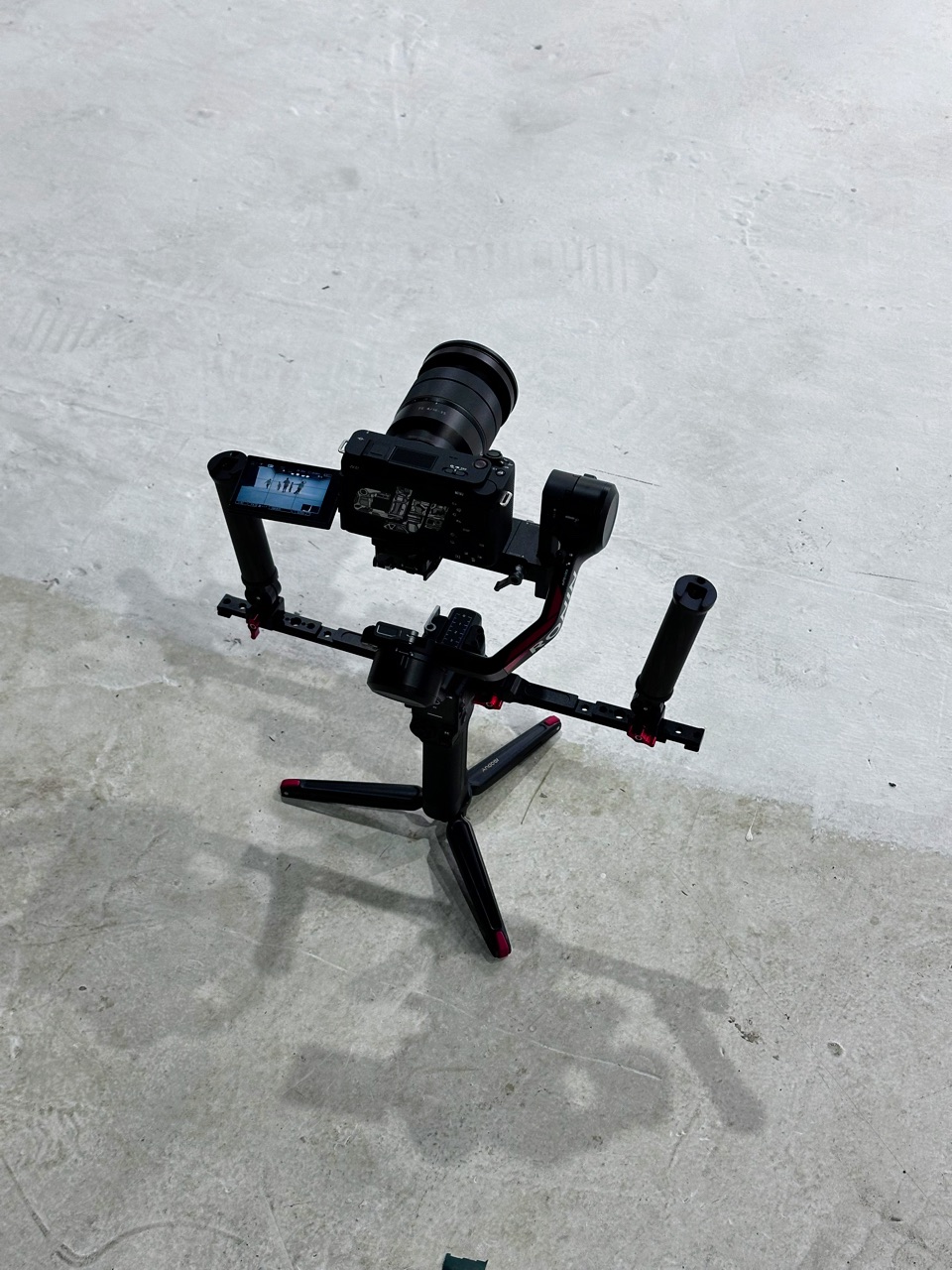 DJI RS 4 với camera