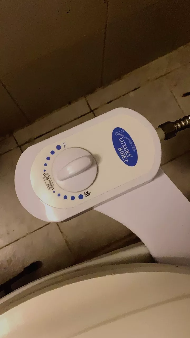 Ultra Slim Bidet Toilet Seat Sprayer Attachment photo review