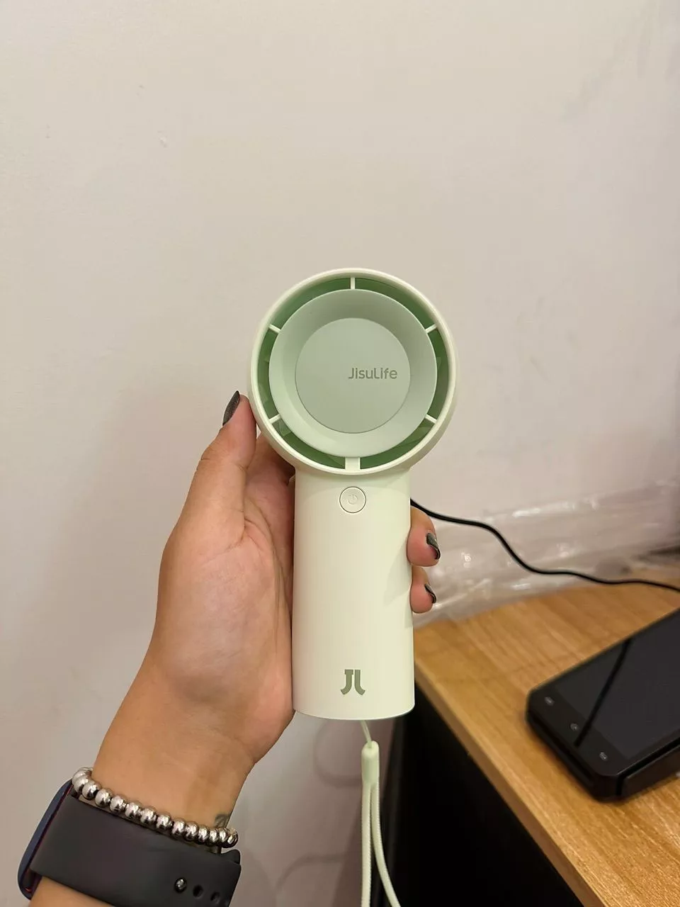 Quạt JISULIFE FA43 sạc nhanh qua cổng Type-C