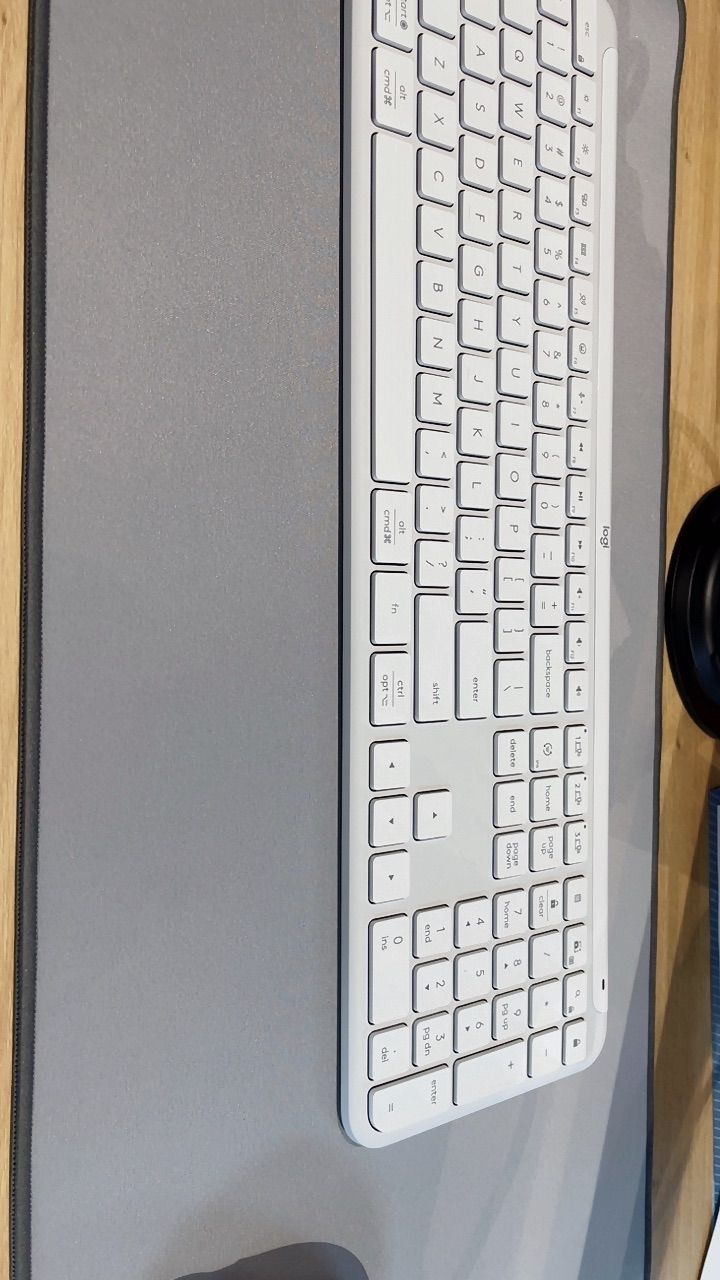 Chuột không dây trong bộ Logitech MK950