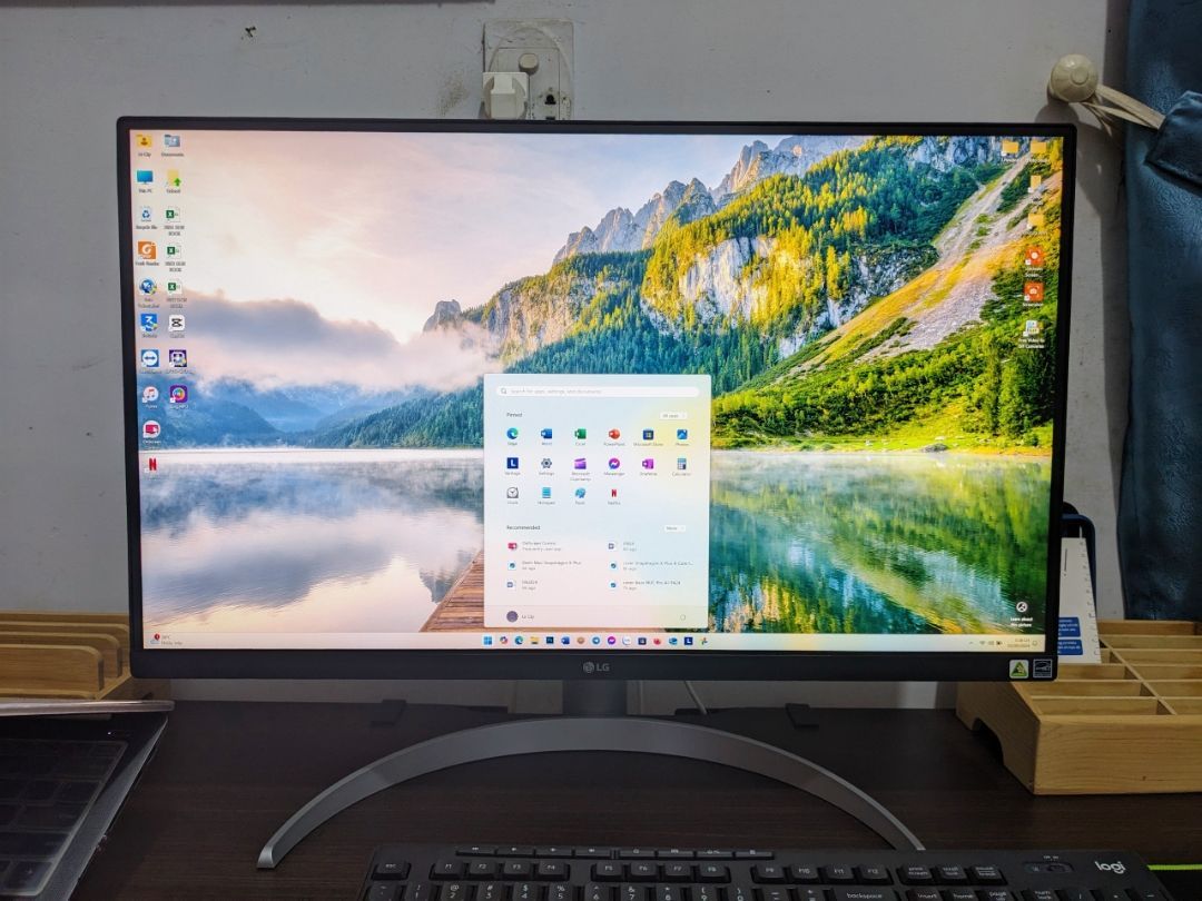 Mặt trước màn hình LG 27U730B-B