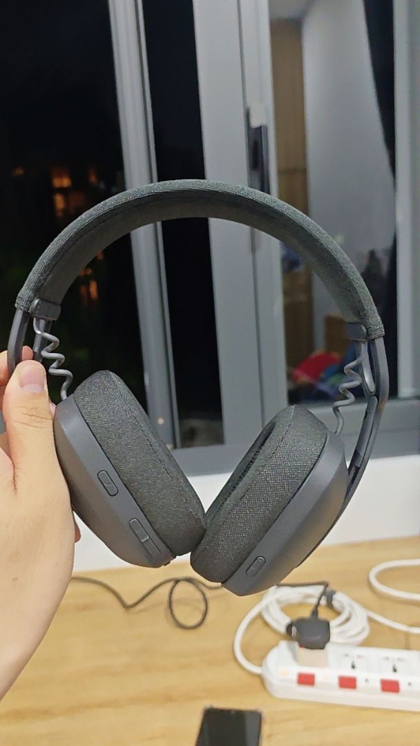 Tai nghe không dây Logitech