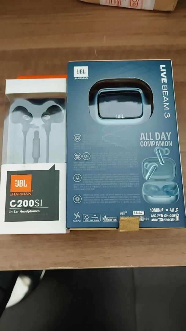 Tai nghe JBL Live Beam 3