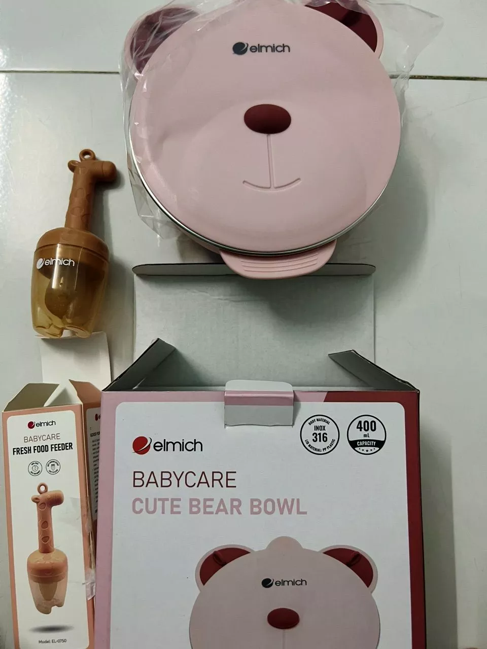 Bát có nắp đậy và tay cầm
