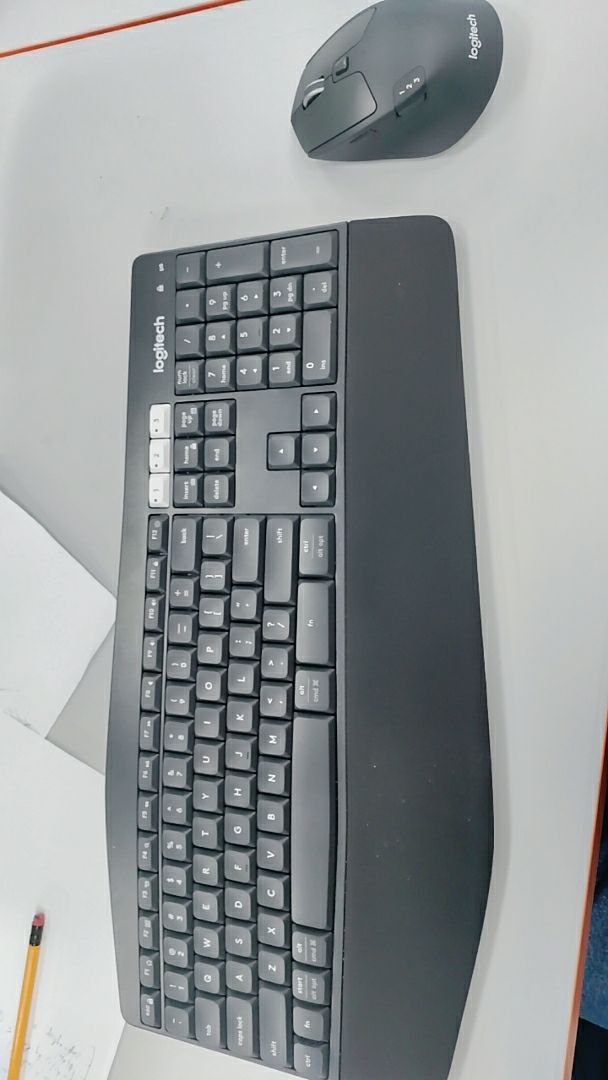 Thiết kế bàn phím chuột Logitech MK850