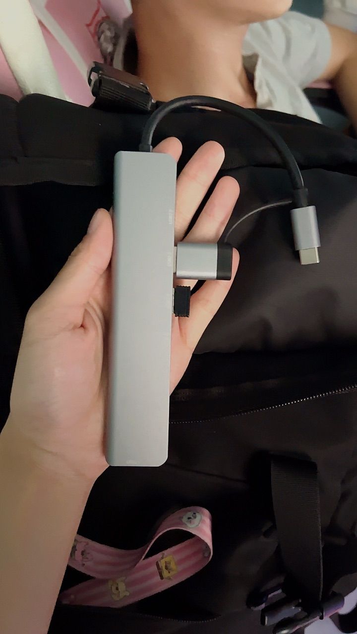 Cổng kết nối trên hub USB