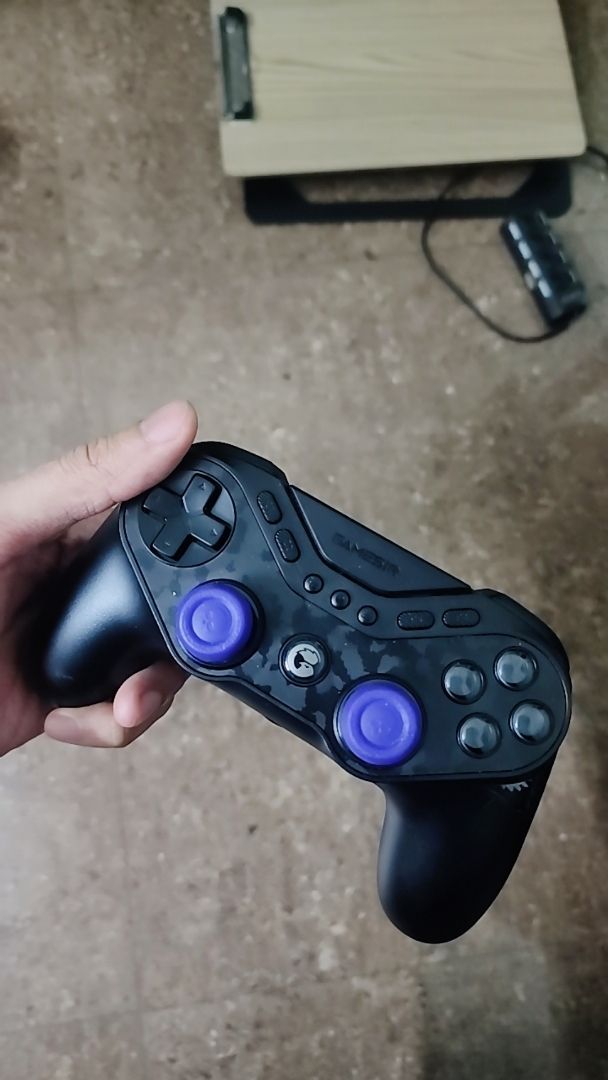 Tay cầm GameSir Tarantula Pro với đèn RGB