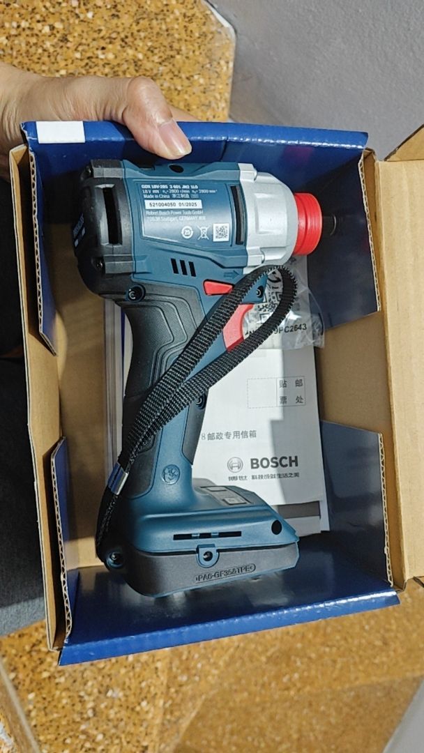 Máy vặn vít và bu lông Bosch