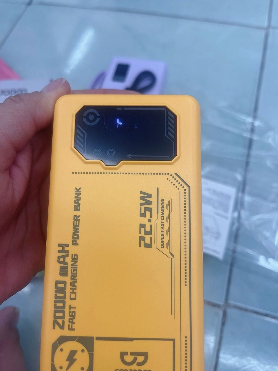 Sạc dự phòng tích hợp cáp