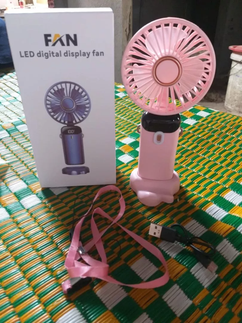 Quạt mini gấp gọn