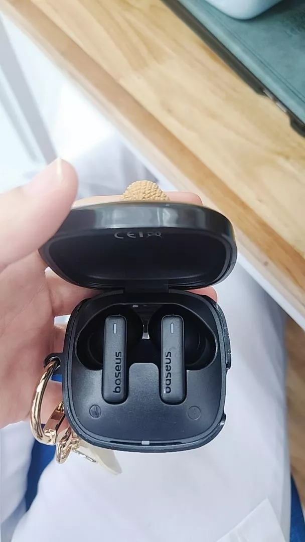 Tai nghe bán in-ear