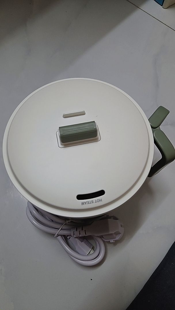 Nồi Bear với phụ kiện đi kèm