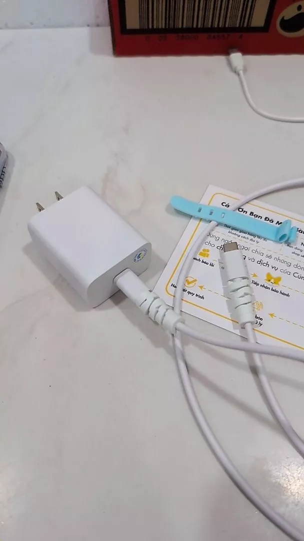Củ sạc màu trắng