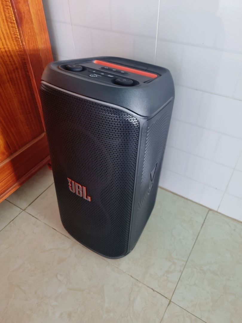 JBL PartyBox Club 120 di động